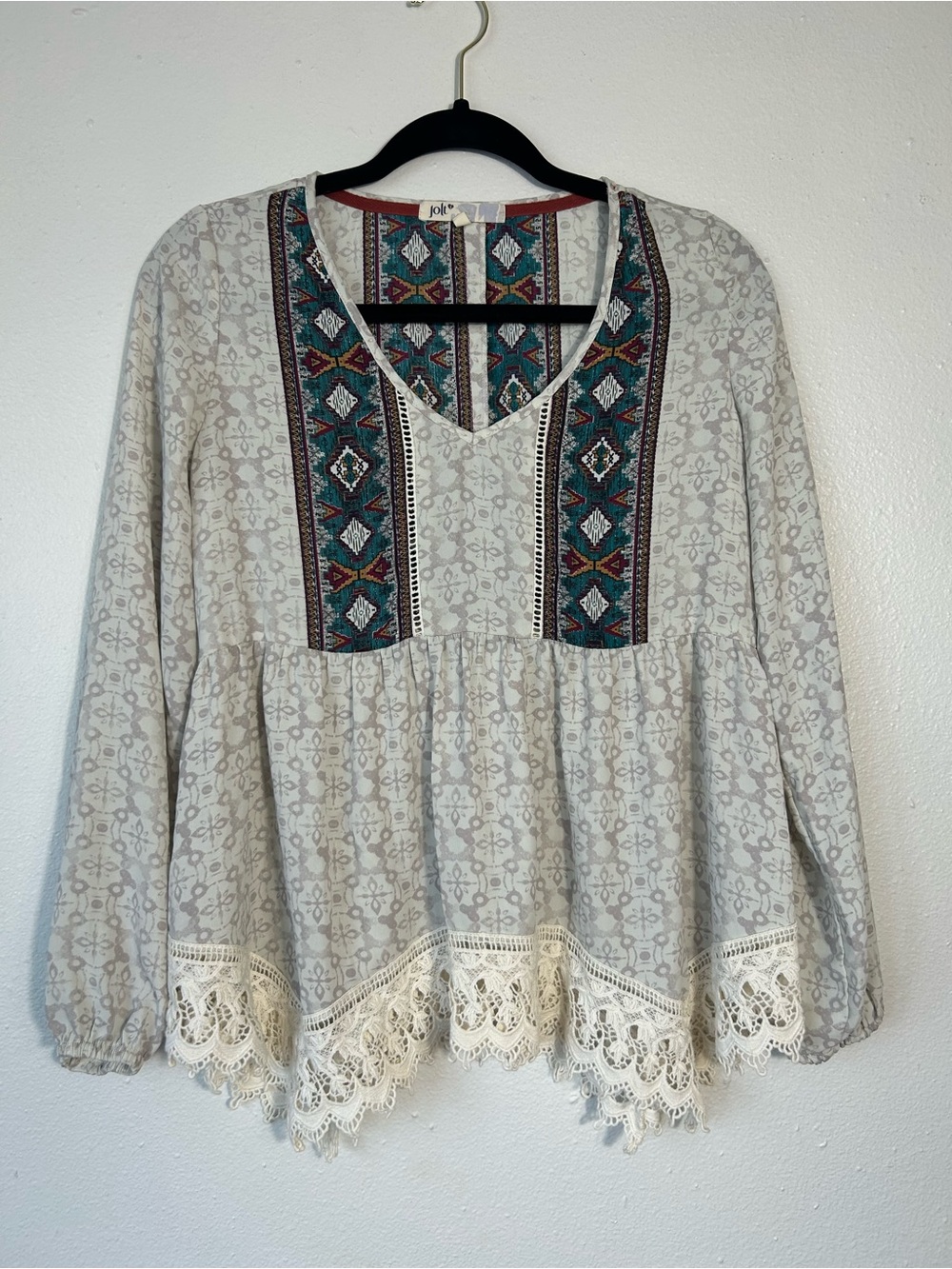 Jolt Boho Peasant Blouse Size S Gray Embroidered Crochet Lace Trim Babydoll Top - Picture 2 of 8
